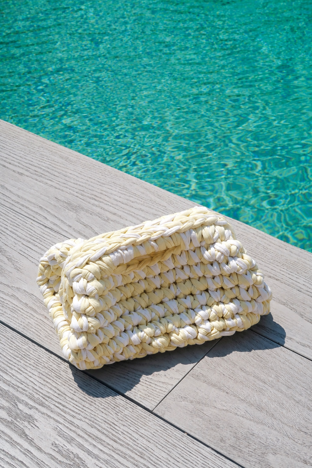 Loulou Clutch - Yellow & White